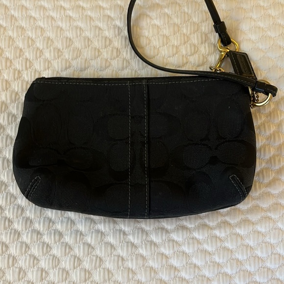 Vintage Coach wristlet Gold Detailing Buckle - Picture 4 of 8